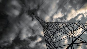 &Eta;&lambda;&epsilon;&kappa;&tau;&rho;&iota;&kappa;ή &epsilon;&nu;έ&rho;&gamma;&epsilon;&iota;&alpha;: &Tau;&rho;&iota;&pi;&lambda;ά&sigma;&iota;&omicron; &pi;&lambda;&epsilon;ό&nu;&alpha;&sigma;&mu;&alpha; &sigma;&tau;&omicron; &epsilon;&mu;&pi;&omicron;&rho;&iota;&kappa;ό &iota;&sigma;&omicron;&zeta;ύ&gamma;&iota;&omicron;