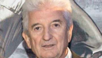 &Pi;έ&theta;&alpha;&nu;&epsilon; &omicron; &Delta;&eta;&mu;ή&tau;&rho;&eta;&sigmaf; &Pi;&alpha;&pi;&alpha;&zeta;&alpha;&phi;&epsilon;&iota;&rho;ό&pi;&omicron;&upsilon;&lambda;&omicron;&sigmaf; &ndash; &Theta;&lambda;ί&psi;&eta; &sigma;&tau;&eta;&nu; Toi&Moi &kappa;&alpha;&iota; &sigma;&tau;&omicron;&nu; &epsilon;&pi;&iota;&chi;&epsilon;&iota;&rho;&eta;&mu;&alpha;&tau;&iota;&kappa;ό &kappa;ό&sigma;&mu;&omicron;