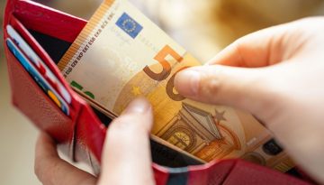 &Omicron;&nbsp;&laquo;&chi;ά&rho;&tau;&eta;&sigmaf;&raquo; &tau;&omega;&nu; &pi;&lambda;&eta;&rho;&omega;&mu;ώ&nu; &alpha;&pi;ό &tau;&omicron;&nu; e-&Epsilon;&Phi;&Kappa;&Alpha; &kappa;&alpha;&iota; &tau;&eta; &Delta;&Upsilon;&Pi;&Alpha; έ&omega;&sigmaf; &tau;&iota;&sigmaf; 5 I&omicron;&upsilon;&nu;ί&omicron;&upsilon;