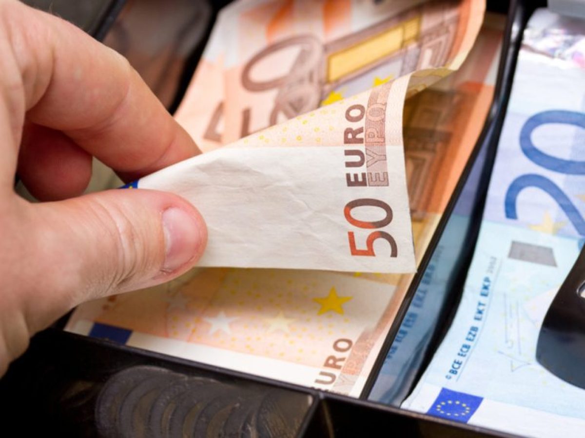 Χρέη σε Εφορία και ΕΦΚΑ: Μέχρι τέλος Δεκεμβρίου οι 72 δόσεις