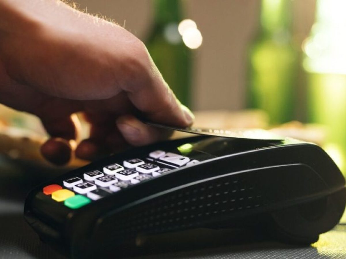 Φοροδιαφυγή: Στο μικροσκόπιο της ΑΑΔΕ τα POS και η διασύνδεση με τις ταμειακές μηχανές