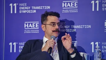 &Iota;&omega;ά&nu;&nu;&eta;&sigmaf; &Mu;ά&rho;&gamma;&alpha;&rho;&eta;&sigmaf; (&Alpha;&Delta;&Mu;&Eta;&Epsilon;): &Eta; &Epsilon;&lambda;&lambda;ά&delta;&alpha; &sigma;&epsilon; &delta;ύ&sigma;&kappa;&omicron;&lambda;&eta; &sigma;&tau;&rho;&omicron;&phi;ή &tau;&eta;&sigmaf; &epsilon;&nu;&epsilon;&rho;&gamma;&epsilon;&iota;&alpha;&kappa;ή&sigmaf; &mu;&epsilon;&tau;ά&beta;&alpha;&sigma;&eta;&sigmaf; &ndash; &Epsilon;&pi;&iota;&delta;ό&sigma;&epsilon;&iota;&sigmaf; &rho;&epsilon;&kappa;ό&rho; &alpha;&pi;ό &tau;&omicron;&nu; &Alpha;&Delta;&Mu;&Eta;&Epsilon; &sigma;&tau;&eta;&nu; &tau;&alpha;&chi;ύ&tau;&eta;&tau;&alpha; &alpha;&nu;ά&pi;&tau;&upsilon;&xi;&eta;&sigmaf; &tau;&omicron;&upsilon; &eta;&lambda;&epsilon;&kappa;&tau;&rho;&iota;&kappa;&omicron;ύ &sigma;&upsilon;&sigma;&tau;ή&mu;&alpha;&tau;&omicron;&sigmaf;