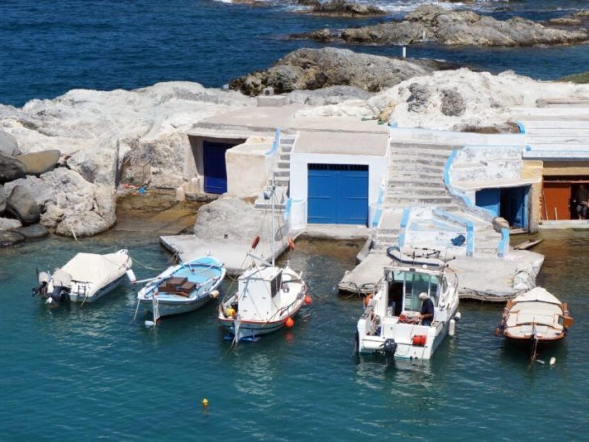 Τέλος στην άναρχη δόμηση στη Μήλο – Τροπολογία με την αναστολή οικοδομικών εργασιών