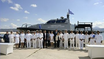 Motor Oil: Δωρεά ενός σκάφους και 4 οχημάτων στο Λιμενικό