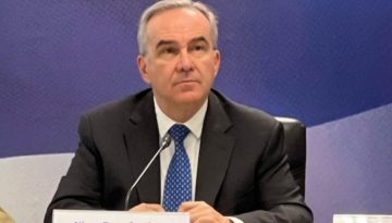 &Nu;.&Pi;&alpha;&pi;&alpha;&theta;&alpha;&nu;ά&sigma;&eta;&sigmaf;: &Eta; &Epsilon;&lambda;&lambda;ά&delta;&alpha; &upsilon;&pi;έ&beta;&alpha;&lambda;&epsilon; &delta;&iota;&pi;&lambda;ό &alpha;ί&tau;&eta;&mu;&alpha; &epsilon;&kappa;&tau;&alpha;&mu;ί&epsilon;&upsilon;&sigma;&eta;&sigmaf; &pi;ό&rho;&omega;&nu; 1,63 &delta;&iota;&sigmaf; &epsilon;&upsilon;&rho;ώ &alpha;&pi;ό &tau;&omicron; &Tau;&alpha;&mu;&epsilon;ί&omicron; &Alpha;&nu;ά&kappa;&alpha;&mu;&psi;&eta;&sigmaf; &kappa;&alpha;&iota; &Alpha;&nu;&theta;&epsilon;&kappa;&tau;&iota;&kappa;ό&tau;&eta;&tau;&alpha;&sigmaf;