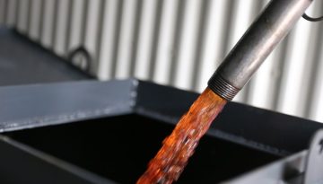 &Sigma;&tau;&omicron; 5,4% &omicron; &pi;&lambda;&eta;&theta;&omega;&rho;&iota;&sigma;&mu;ό&sigmaf; &tau;&omicron;&nu; &Alpha;&pi;&rho;ί&lambda;&iota;&omicron; &ndash; &Tau;&eta;&nu; &kappa;&omicron;ύ&rho;&sigma;&alpha; &omicron;&delta;ή&gamma;&eta;&sigma;&alpha;&nu; &tau;&omicron; &pi;&epsilon;&tau;&rho;έ&lambda;&alpha;&iota;&omicron; &theta;έ&rho;&mu;&alpha;&nu;&sigma;&eta;&sigmaf; &kappa;&alpha;&iota; &tau;&alpha; &kappa;&alpha;ύ&sigma;&iota;&mu;&alpha;