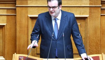 Κυριάκος Πιερρακάκης: Τι κερδίζει η Ελλάδα από την πρόωρη αποπληρωμή στο δημόσιο χρέος