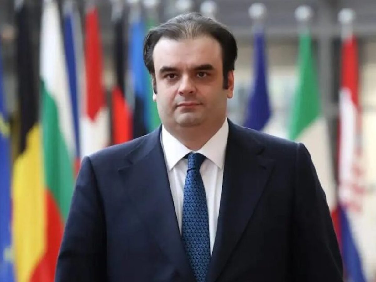 Ο Πιερρακάκης στο Παρίσι για τη G7 – Tα Στενά του Ορμούζ στην κορυφή της ατζέντας