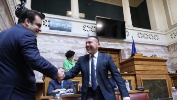 &Sigma;&tau;&omicron;&upsilon;&rho;&nu;ά&rho;&alpha;&sigmaf;: &Omicron;&iota; 4 &pi;&rho;&omicron;&kappa;&lambda;ή&sigma;&epsilon;&iota;&sigmaf; &gamma;&iota;&alpha; &tau;&eta;&nu; &Epsilon;&Epsilon; &kappa;&alpha;&iota; &tau;&omicron; &pi;&alpha;&rho;ά&theta;&upsilon;&rho;&omicron; &epsilon;&upsilon;&kappa;&alpha;&iota;&rho;ί&alpha;&sigmaf; &gamma;&iota;&alpha; &tau;&eta;&nu; &Epsilon;&lambda;&lambda;ά&delta;&alpha;