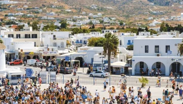&Nu;έ&omicron; &chi;&omega;&rho;&omicron;&tau;&alpha;&xi;&iota;&kappa;ό &gamma;&iota;&alpha; &tau;&omicron;&nu; &tau;&omicron;&upsilon;&rho;&iota;&sigma;&mu;ό: &Tau;&iota; &alpha;&lambda;&lambda;ά&zeta;&epsilon;&iota; &sigma;&epsilon; &xi;&epsilon;&nu;&omicron;&delta;&omicron;&chi;&epsilon;ί&alpha;, &nu;&eta;&sigma;&iota;ά &kappa;&alpha;&iota; &beta;&rho;&alpha;&chi;&upsilon;&chi;&rho;ό&nu;&iota;&epsilon;&sigmaf; &mu;&iota;&sigma;&theta;ώ&sigma;&epsilon;&iota;&sigmaf;