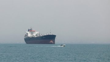 Τα ΗΑΕ μεταφέρουν «αθόρυβα» πετρέλαιο από τα Στενά του Ορμούζ – Οι διαδρομές, με και χωρίς διόδια