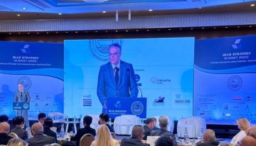 &Theta;&epsilon;&omicron;&delta;&omega;&rho;&iota;&kappa;ά&kappa;&omicron;&sigmaf;: &laquo;&Delta;&eta;&mu;&iota;&omicron;&upsilon;&rho;&gamma;&omicron;ύ&mu;&epsilon; &chi;&iota;&lambda;&iota;ά&delta;&epsilon;&sigmaf; &theta;έ&sigma;&epsilon;&iota;&sigmaf; &epsilon;&rho;&gamma;&alpha;&sigma;ί&alpha;&sigmaf; &sigma;&tau;&eta; &nu;&alpha;&upsilon;&pi;&eta;&gamma;&iota;&kappa;ή &beta;&iota;&omicron;&mu;&eta;&chi;&alpha;&nu;ί&alpha; &kappa;&alpha;&iota; &sigma;&tau;&eta; &gamma;&alpha;&lambda;ά&zeta;&iota;&alpha; &omicron;&iota;&kappa;&omicron;&nu;&omicron;&mu;ί&alpha;&raquo;