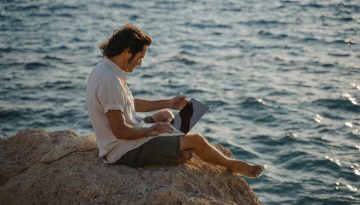 &Eta; &epsilon;&pi;&iota;&sigma;&tau;&rho;&omicron;&phi;ή &sigma;&tau;&omicron; &gamma;&rho;&alpha;&phi;&epsilon;ί&omicron; &pi;&rho;&omicron;&kappa;&alpha;&lambda;&epsilon;ί &alpha;&nu;&tau;&iota;&delta;&rho;ά&sigma;&epsilon;&iota;&sigmaf;