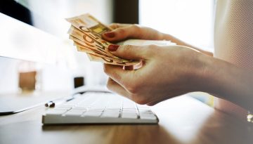 Πότε θα πληρωθούν οι συντάξεις Ιουνίου