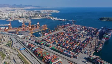 Economist: &Eta; &Epsilon;&lambda;&lambda;ά&delta;&alpha; &sigma;&tau;&omicron; &kappa;έ&nu;&tau;&rho;&omicron; &tau;&omicron;&upsilon; &nu;έ&omicron;&upsilon; &laquo;&pi;&omicron;&lambda;έ&mu;&omicron;&upsilon; &tau;&omega;&nu; &lambda;&iota;&mu;&alpha;&nu;&iota;ώ&nu;&raquo;