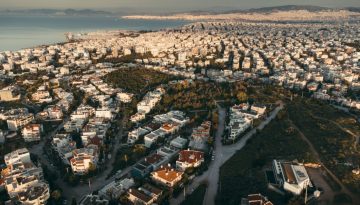 Έ&nu;&omega;&sigma;&eta; &Alpha;&sigma;&phi;&alpha;&lambda;&iota;&sigma;&tau;&iota;&kappa;ώ&nu; &Epsilon;&tau;&alpha;&iota;&rho;&iota;ώ&nu;: &Alpha;&upsilon;&xi;ή&theta;&eta;&kappa;&alpha;&nu; &kappa;&alpha;&tau;ά 8,7% &tau;&alpha; &alpha;&sigma;&phi;&alpha;&lambda;&iota;&sigma;&tau;ή&rho;&iota;&alpha; &sigma;&upsilon;&mu;&beta;ό&lambda;&alpha;&iota;&alpha; &kappa;&alpha;&tau;&omicron;&iota;&kappa;ί&alpha;&sigmaf; &sigma;&tau;&eta;&nu; &Epsilon;&lambda;&lambda;ά&delta;&alpha; &tau;&omicron; 2025