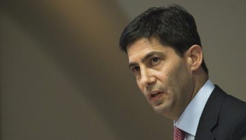 Κέβιν Γουόρς: Ντεμπούτο για τον νέο πρόεδρο της Fed εκτός ΗΠΑ – Συνάντηση με Λαγκάρντ στο ετήσιο συνέδριο της ΕΚΤ