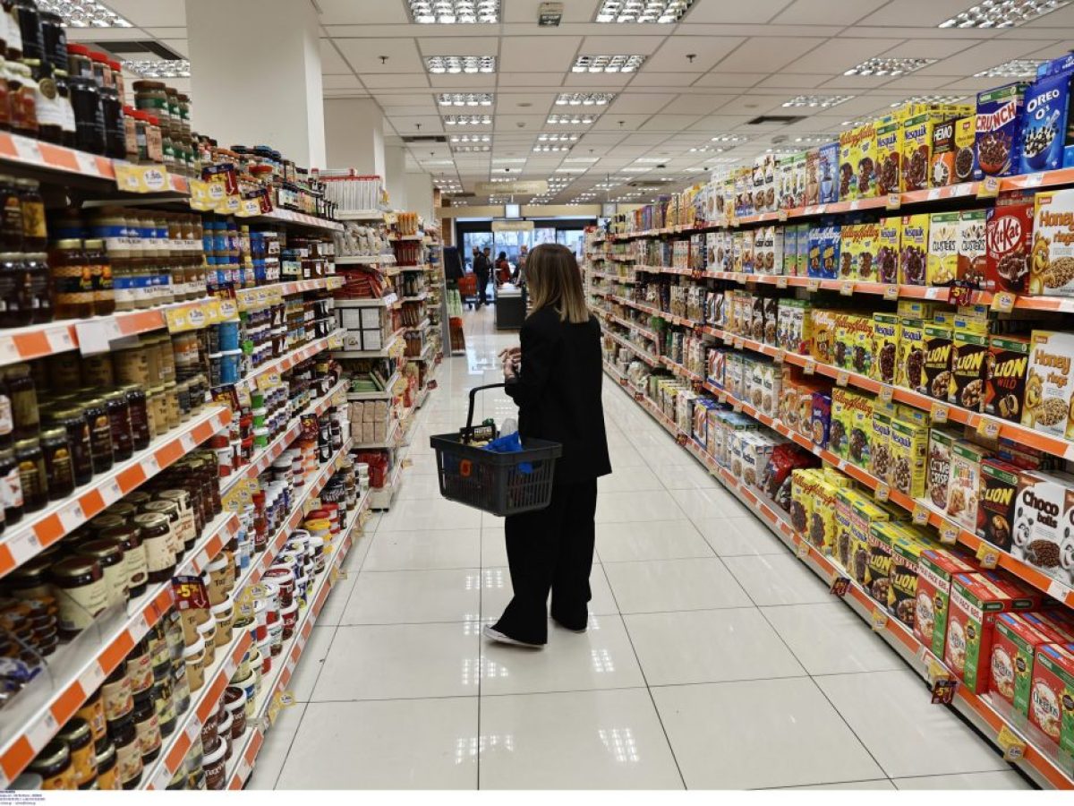 Συμφωνία κυβέρνησης και αγοράς για τις τιμές: Σταθερές το καλοκαίρι, μειώσεις από Σεπτέμβριο