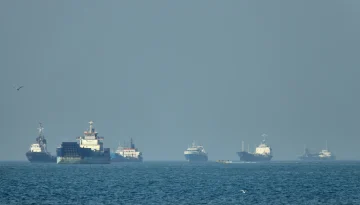 Πετρέλαιο: Η κατάπαυση του πυρός ρίχνει τις τιμές, αλλά το θρίλερ ΗΠΑ-Ιράν συντηρεί την αβεβαιότητα