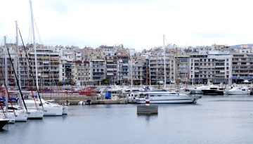&Tau;&omicron; &sigma;&tau;&omicron;ί&chi;&eta;&mu;&alpha; &tau;&omicron;&upsilon; &Pi;&epsilon;&iota;&rho;&alpha;&iota;ά: &Pi;ώ&sigmaf; &tau;&omicron; homeporting &kappa;&alpha;&iota; &omicron;&iota; &epsilon;&pi;&epsilon;&nu;&delta;&upsilon;&tau;έ&sigmaf; &alpha;&lambda;&lambda;ά&zeta;&omicron;&upsilon;&nu; &tau;&omicron;&nu; &chi;ά&rho;&tau;&eta; &sigma;&tau;&omicron; &lambda;&iota;&mu;ά&nu;&iota;