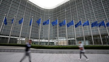 Έ&kappa;&theta;&epsilon;&sigma;&eta; &Kappa;&omicron;&mu;&iota;&sigma;&iota;ό&nu;: &Epsilon;&kappa;&tau;ό&sigmaf; &lambda;ί&sigma;&tau;&alpha;&sigmaf; &tau;&omega;&nu; &kappa;&rho;&alpha;&tau;ώ&nu; &mu;&epsilon; &mu;&alpha;&kappa;&rho;&omicron;&omicron;&iota;&kappa;&omicron;&nu;&omicron;&mu;&iota;&kappa;έ&sigmaf; &alpha;&nu;&iota;&sigma;&omicron;&rho;&rho;&omicron;&pi;ί&epsilon;&sigmaf; &eta; &Epsilon;&lambda;&lambda;ά&delta;&alpha; &ndash; &Tau;&omicron; &mu;ή&nu;&upsilon;&mu;&alpha; &tau;&omicron;&upsilon; &Kappa;. &Mu;&eta;&tau;&sigma;&omicron;&tau;ά&kappa;&eta;