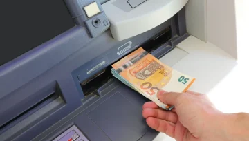 Έκτακτο επίδομα παιδιού: Πότε μπαίνουν τα 150 ευρώ και ποιοι είναι οι δικαιούχοι