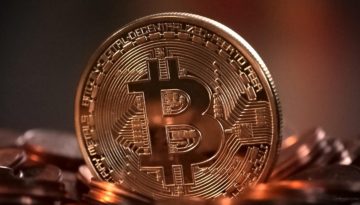 Reuters: H &Epsilon;&lambda;&lambda;ά&delta;&alpha; &epsilon;&tau;&omicron;&iota;&mu;ά&zeta;&epsilon;&iota; &tau;&eta;&nu; &epsilon;&pi;&iota;&beta;&omicron;&lambda;ή &phi;ό&rho;&omicron;&upsilon; 15% &sigma;&tau;&alpha; &kappa;έ&rho;&delta;&eta; &alpha;&pi;ό &tau;&alpha; &kappa;&rho;&upsilon;&pi;&tau;&omicron;&nu;&omicron;&mu;ί&sigma;&mu;&alpha;&tau;&alpha; &ndash; &Tau;&iota; &delta;&eta;&lambda;ώ&nu;&omicron;&upsilon;&nu; &kappa;&upsilon;&beta;&epsilon;&rho;&nu;&eta;&tau;&iota;&kappa;έ&sigmaf; &pi;&eta;&gamma;έ&sigmaf;
