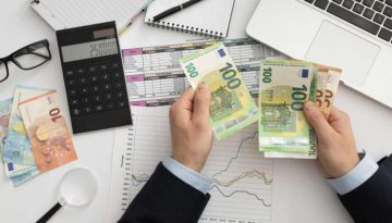 ΚΕΦΙΜ: Πώς αξιολογούν οι οικονομολόγοι την εξαγγελία για πλαφόν στο συνολικό κόστος αποπληρωμής των καταναλωτικών δανείων