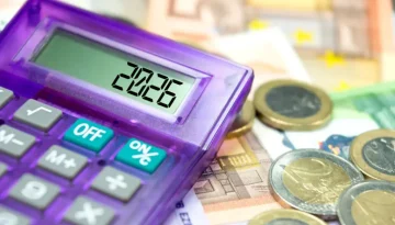 ΕΦΚΑ: Το ασφαλιστικό ξαναμπαίνει σε ζώνη πίεσης – Πώς χάνονται τα πλεονάσματα μετά από 13 χρόνια