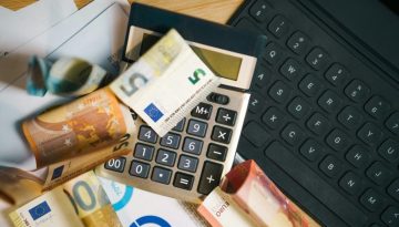 Αναδρομική μείωση δόσεων για πάνω από 100.000 δανειολήπτες του νόμου Κατσέλη – Τι ισχύει με τους τόκους και τα καταβληθέντα ποσά (Παραδείγματα)