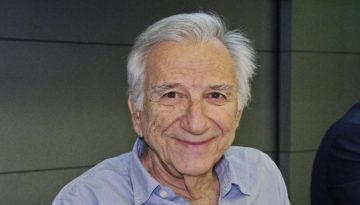 Πέθανε ο Κωνσταντίνος Κουβαράς, συνιδρυτής της ΑΒΑΞ