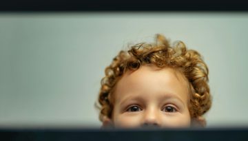 150 &epsilon;&upsilon;&rho;ώ &gamma;&iota;&alpha; &kappa;ά&theta;&epsilon; &pi;&alpha;&iota;&delta;ί &alpha;ί&tau;&eta;&sigma;&eta; &ndash; &delta;&iota;&kappa;&alpha;&iota;&omicron;ύ&chi;&omicron;&iota;: &Pi;&omicron;&iota;&omicron;&iota;, &pi;ώ&sigmaf; &kappa;&alpha;&iota; &pi;ό&sigma;&alpha; &theta;&alpha; &lambda;ά&beta;&omicron;&upsilon;&nu;