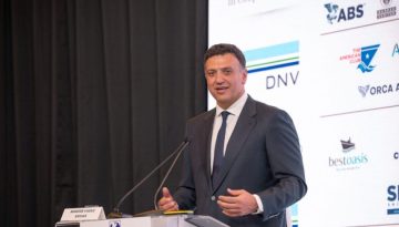 K&iota;&kappa;ί&lambda;&iota;&alpha;&sigmaf;: &Eta; &epsilon;&lambda;&lambda;&eta;&nu;&iota;&kappa;ή &nu;&alpha;&upsilon;&tau;&iota;&lambda;ί&alpha; &sigma;&tau;&eta;&nu; &kappa;&omicron;&rho;&upsilon;&phi;ή &tau;&omicron;&upsilon; &pi;&lambda;&alpha;&nu;ή&tau;&eta; &ndash; &Nu;&alpha; &mu;&epsilon;ί&nu;&epsilon;&iota; &mu;&alpha;&kappa;&rho;&iota;ά &alpha;&pi;ό &tau;&omicron; &theta;&alpha;&lambda;ά&sigma;&sigma;&iota;&omicron; &epsilon;&mu;&pi;ό&rho;&iota;&omicron; &omicron; &pi;ό&lambda;&epsilon;&mu;&omicron;&sigmaf;