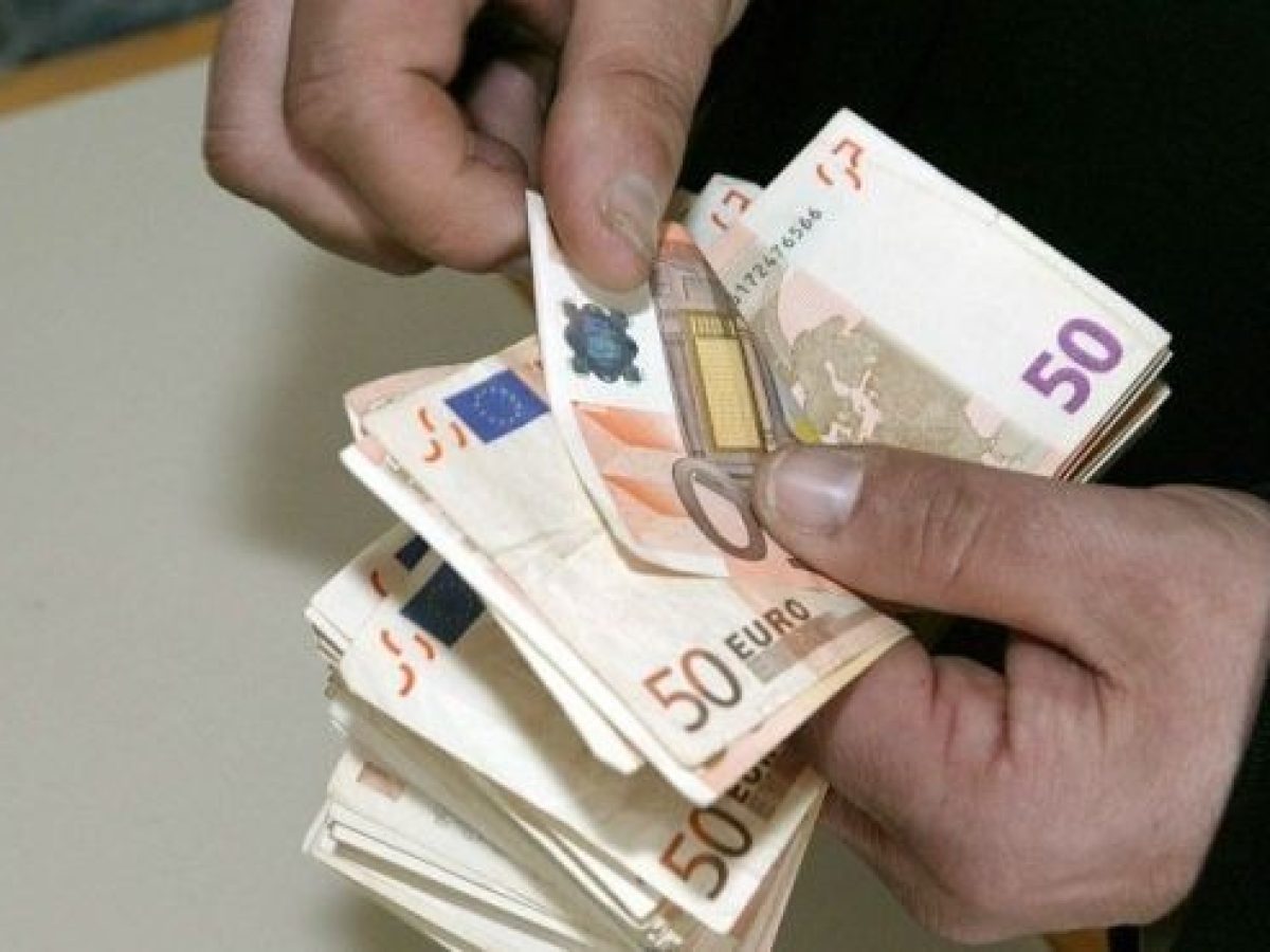 Οι μισθοί επιστρέφουν στη… μιζέρια- «Φρένο» στις αυξήσεις- Στοιχεία ΤτΕ