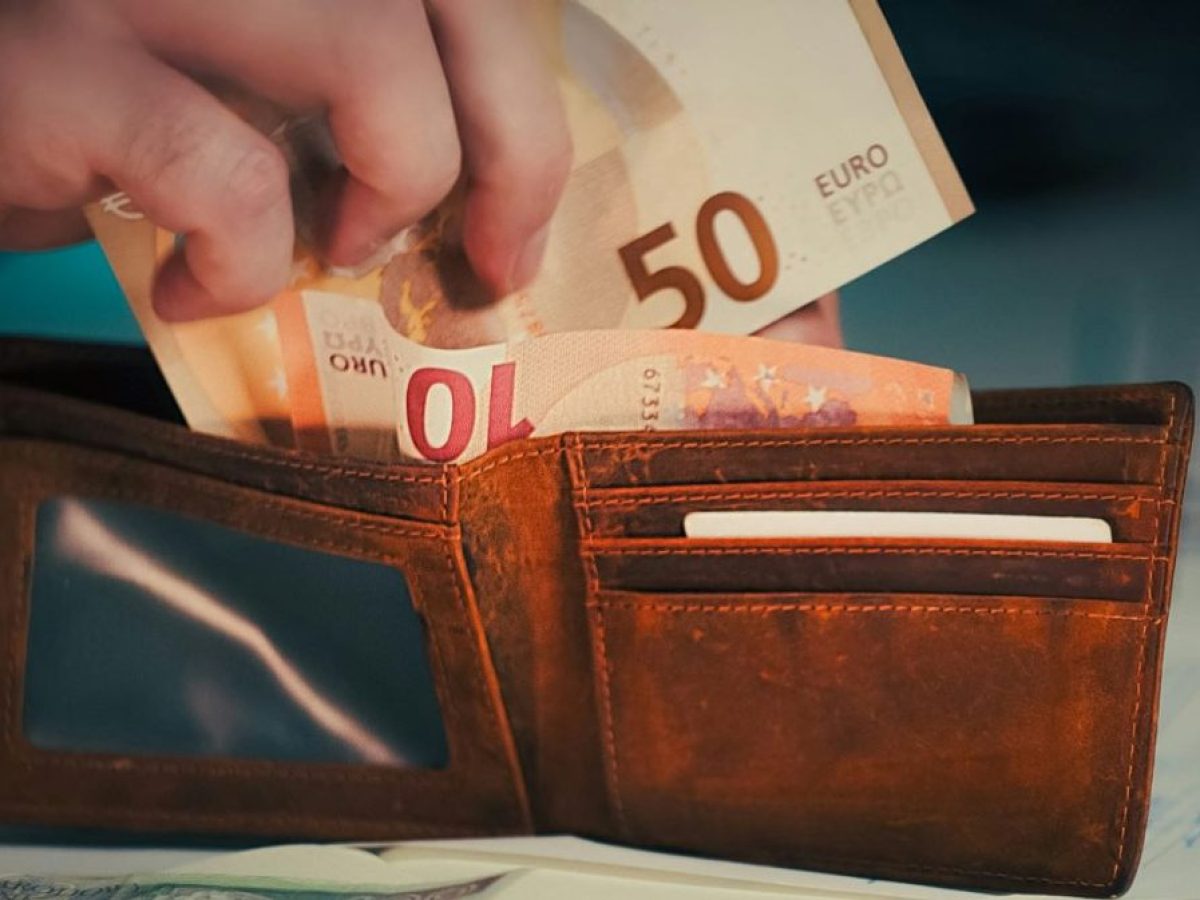 ΕΟΠΥΥ: Ποιοι δικαιούνται το επίδομα των 150 ευρώ