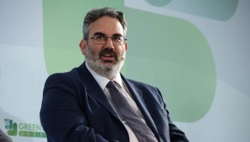&Pi;&alpha;&rho;&alpha;&iota;&tau;ή&theta;&eta;&kappa;&epsilon; &omicron; &Theta;ύ&mu;&iota;&omicron;&sigmaf; &Mu;&pi;&alpha;&kappa;&omicron;&gamma;&iota;ά&nu;&nu;&eta;&sigmaf;: &Sigma;&upsilon;&gamma;&gamma;&epsilon;&nu;&iota;&kappa;ό &tau;&omicron;&upsilon; &pi;&rho;ό&sigma;&omega;&pi;&omicron; &alpha;&nu;ά&mu;&epsilon;&sigma;&alpha; &sigma;&tau;&omicron;&upsilon;&sigmaf; &sigma;&upsilon;&lambda;&lambda;&eta;&phi;&theta;έ&nu;&tau;&epsilon;&sigmaf; &gamma;&iota;&alpha; &tau;&omicron; &kappa;ύ&kappa;&lambda;&omega;&mu;&alpha; &pi;&omicron;&lambda;&epsilon;&omicron;&delta;&omicron;&mu;ί&alpha;&sigmaf;
