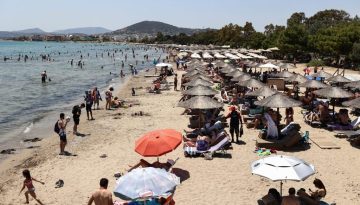 Το «κίνημα της πετσέτας», η απουσία ελέγχων και οι εκκρεμείς διαγωνισμοί