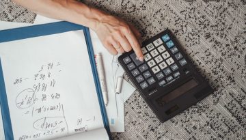 &Tau;&iota; &alpha;&lambda;&lambda;ά&zeta;&epsilon;&iota; &sigma;&tau;&omicron;&upsilon;&sigmaf; &lambda;&omicron;&gamma;&alpha;&rho;&iota;&alpha;&sigma;&mu;&omicron;ύ&sigmaf; &mu;&epsilon; &tau;&eta;&nu; &alpha;ύ&xi;&eta;&sigma;&eta; &tau;&omicron;&upsilon; &alpha;&kappa;&alpha;&tau;ά&sigma;&chi;&epsilon;&tau;&omicron;&upsilon; &omicron;&rho;ί&omicron;&upsilon; &ndash; &Alpha;&nu;&alpha;&lambda;&upsilon;&tau;&iota;&kappa;ά &pi;&alpha;&rho;&alpha;&delta;&epsilon;ί&gamma;&mu;&alpha;&tau;&alpha;