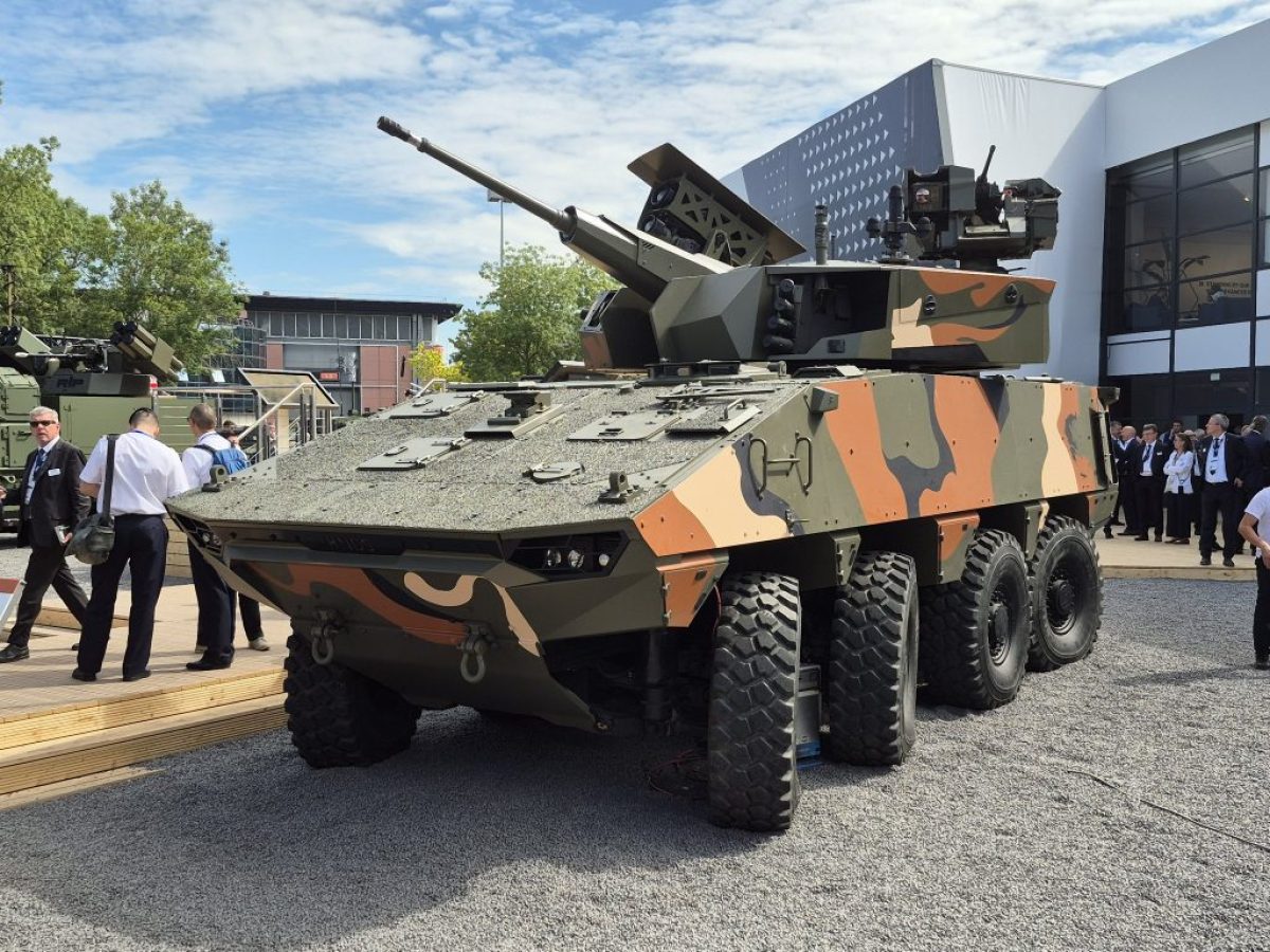 Eurosatory: Διεύρυνση του ελληνικού αποτυπώματος στην αμυντική βιομηχανία με τον “Φιλοκτήτη” της Metlen
