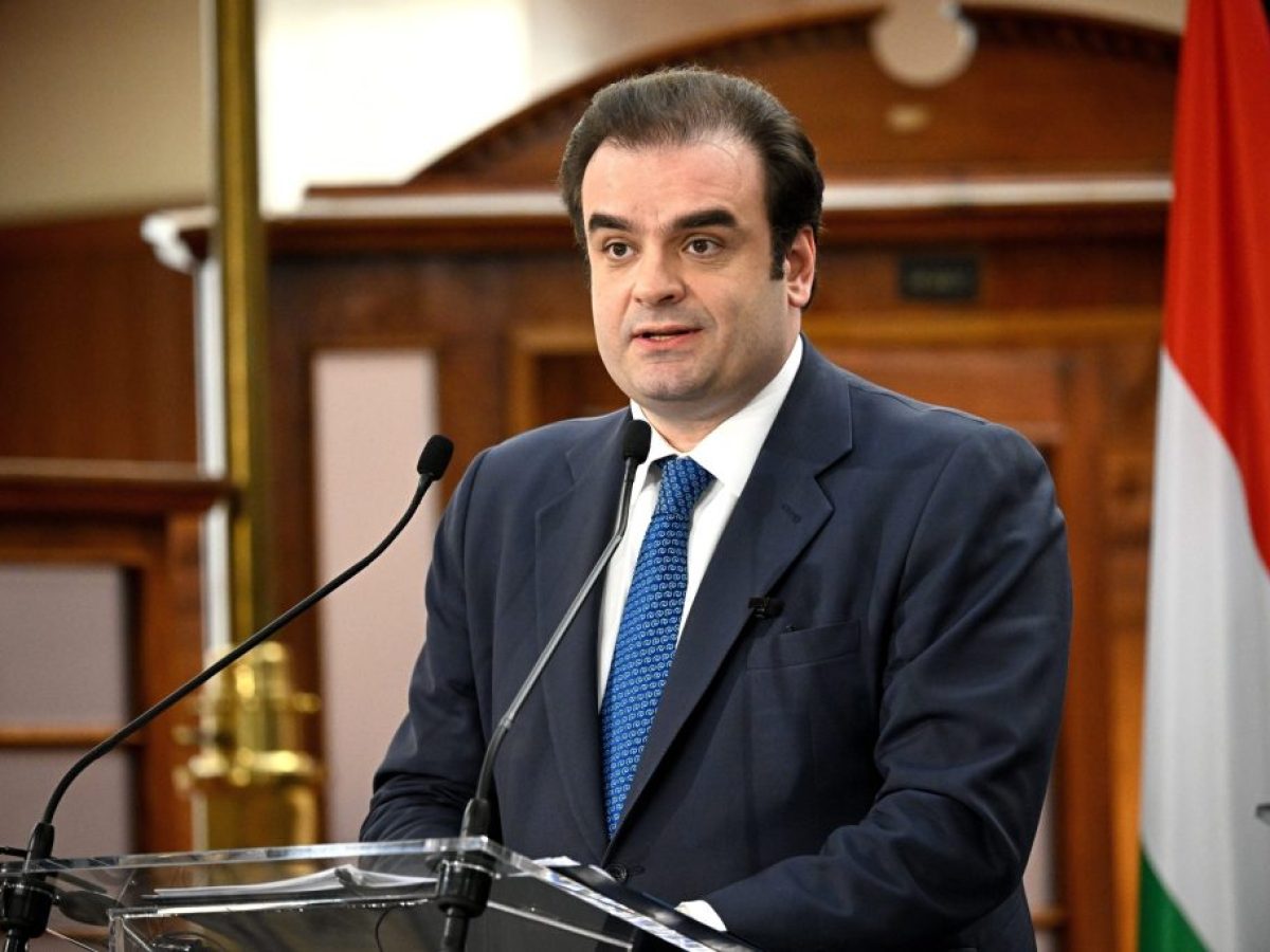 Πιερρακάκης: Το Eurogroup στηρίζει την ένταξη της Ουγγαρίας στο ευρώ – Μαγιάρ: Θα πετύχουμε τα κριτήρια για ένταξη έως το 2030