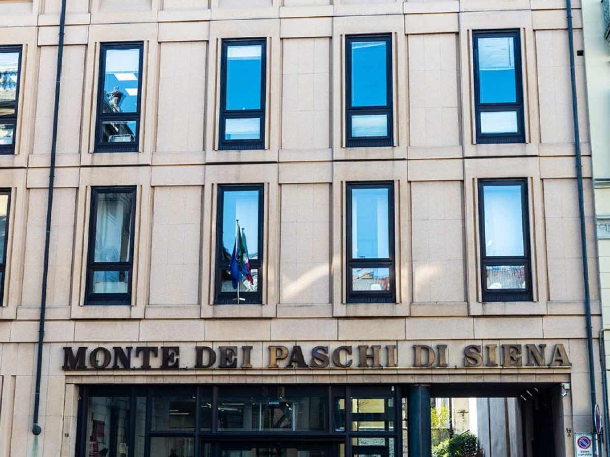 Monte dei Paschi: Η Intesa Sanpaolo διεκδικεί την ιστορική τράπεζα σε μια μάχη εξαγορών που αναδιαμορφώνει το ιταλικό τραπεζικό σύστημα