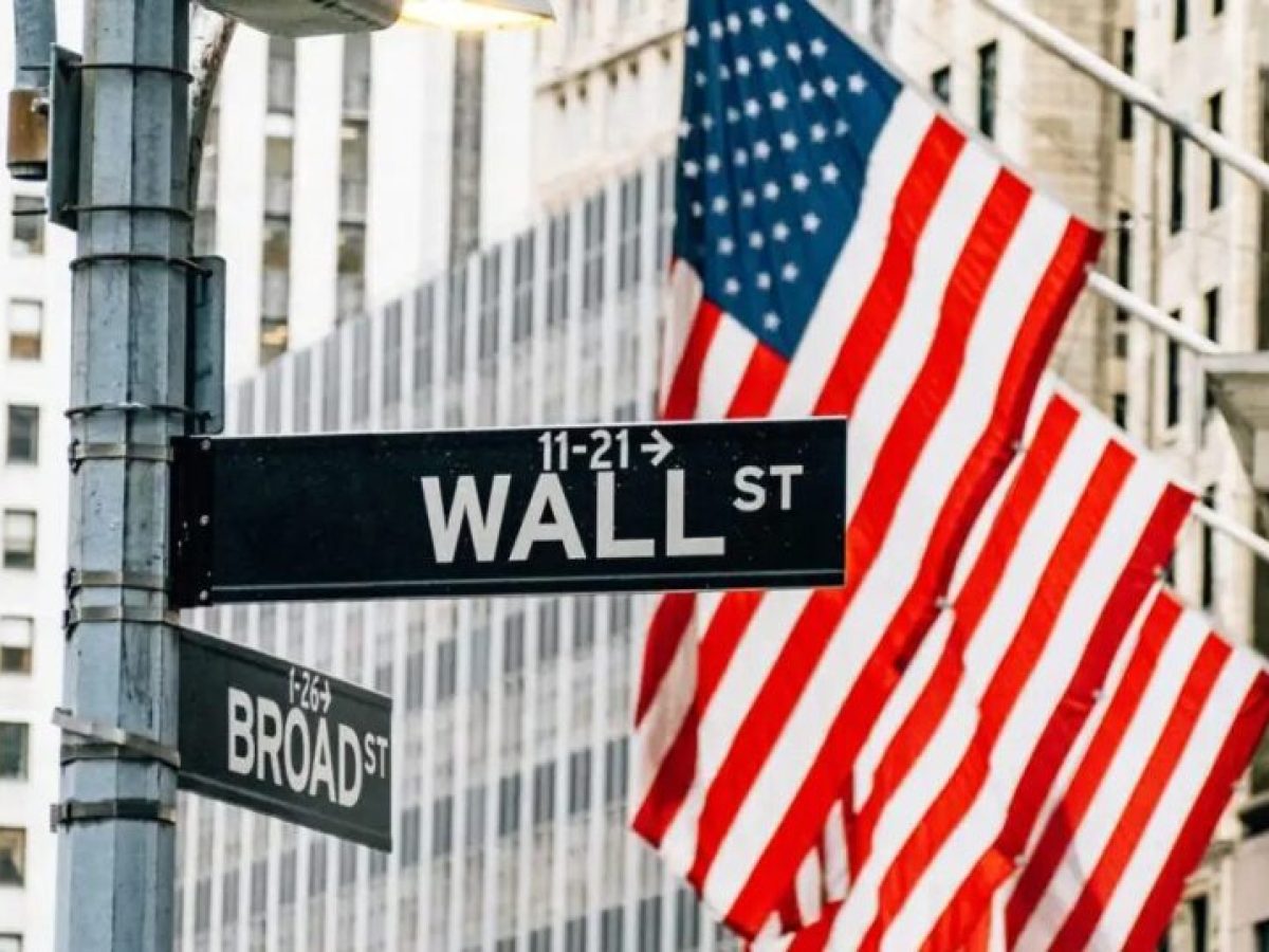 Wall Street: Τεχνολογικό sell-off πίεσε Nasdaq και S&P – «Μουδιασμένοι» οι επενδυτές από το πολεμικό μέτωπο
