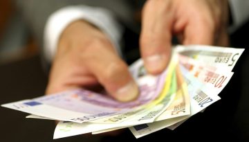&Pi;&lambda;&eta;&rho;&omega;&mu;έ&sigmaf; e-&Epsilon;&Phi;&Kappa;&Alpha; &kappa;&alpha;&iota; &Delta;&Upsilon;&Pi;&Alpha;: &Pi;&omicron;&iota;&omicron;&iota; &theta;&alpha; &delta;&omicron;&upsilon;&nu; &chi;&rho;ή&mu;&alpha;&tau;&alpha; &sigma;&tau;&omicron;&upsilon;&sigmaf; &lambda;&omicron;&gamma;&alpha;&rho;&iota;&alpha;&sigma;&mu;&omicron;ύ&sigmaf; &tau;&omicron;&upsilon;&sigmaf; έ&omega;&sigmaf; &tau;&iota;&sigmaf; 12 &Iota;&omicron;&upsilon;&nu;ί&omicron;&upsilon;