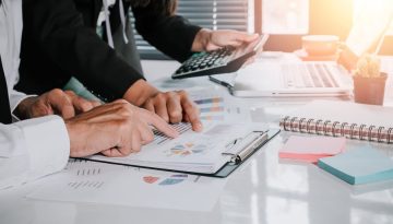 Από το δάνειο μέχρι την επένδυση: Οι 6 αποφάσεις που καθορίζουν το μέλλον μιας επιχείρησης