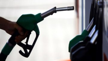 Μειώνεται από σήμερα 10 λεπτά η βενζίνη και 5 λεπτά το πετρέλαιο κίνησης