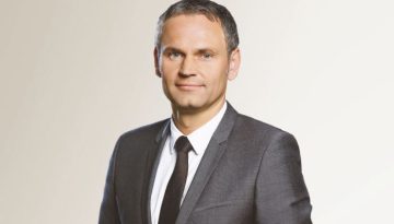 Volkswagen: Ο Όλιβερ Μπλουμ απορρίπτει τα λουκέτα σε εργοστάσια και προαναγγέλλει νέα μείωση κόστους