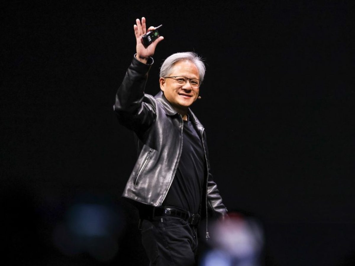 Nvidia: Σχεδόν $1 εκατ. πωλήθηκε δερμάτινο μπουφάν του Χουάνγκ σε δημοπρασία του Sotheby’s