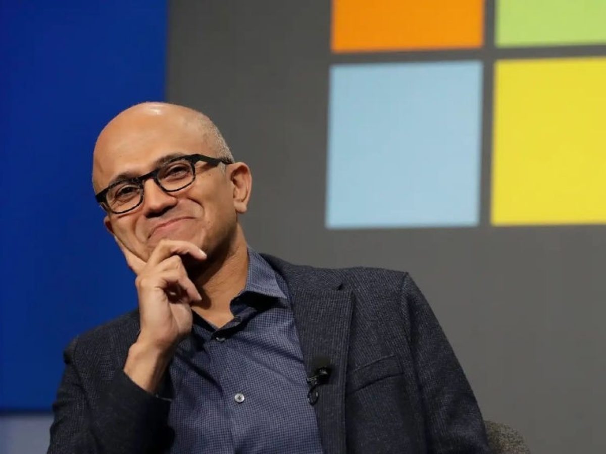 Η Microsoft κινητοποιεί 6.000 εργαζομένους για να βοηθήσει τους πελάτες της να υιοθετήσουν την τεχνητή νοημοσύνη