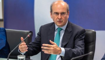 Χατζηδάκης: Δεσμεύθηκαν Helleniq Energy και Motor Oil να προσφέρουν 40 εκ. ευρώ για την μείωση των καυσίμων