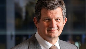 Η Thomson Reuters πουλά στην KKR το 51% στη δραστηριότητα νομικών και φορολογικών εκδόσεων